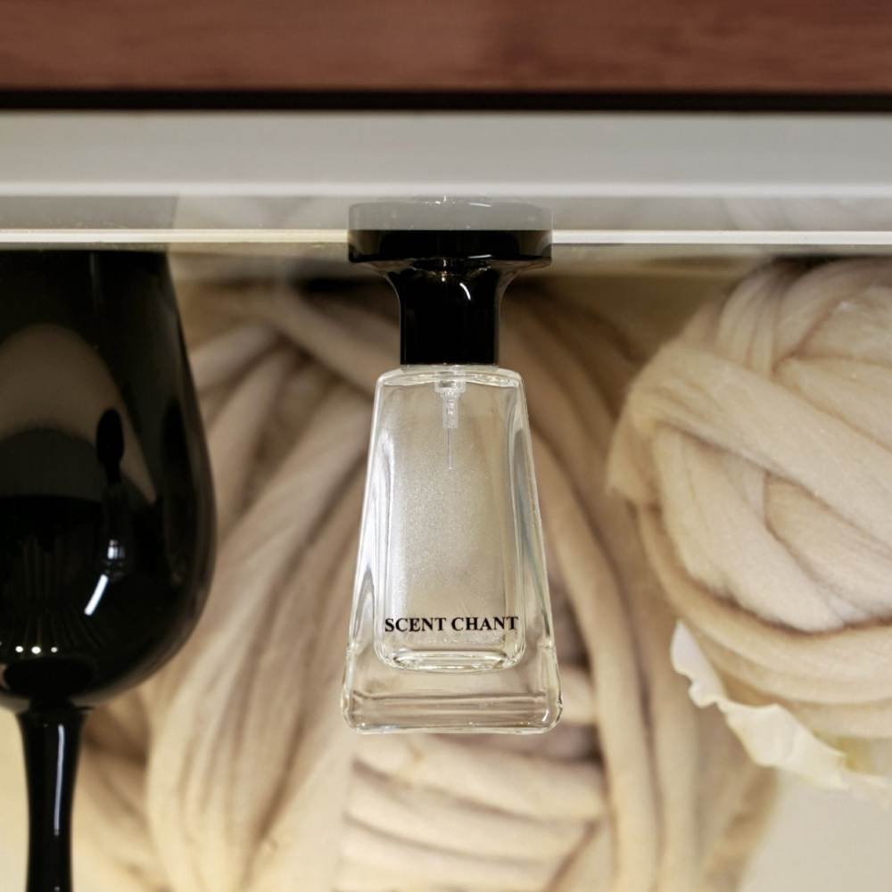 Drifting at 10:01 by Scent Chant