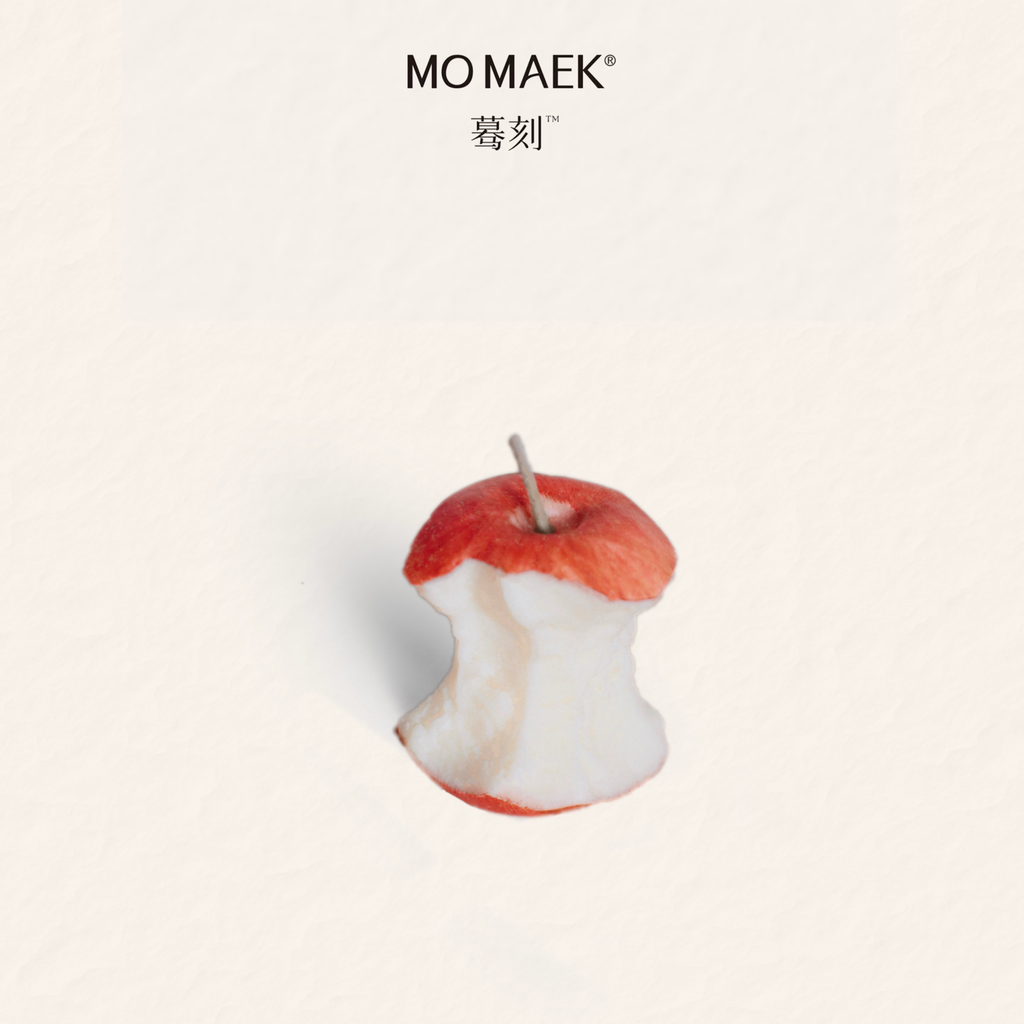 Mo Maek 'Doctor Away' Apple Scented Candle